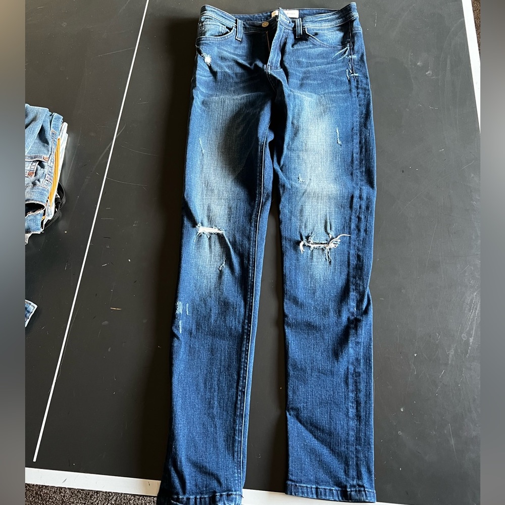 Flying Monkey size 27 blue jeans.